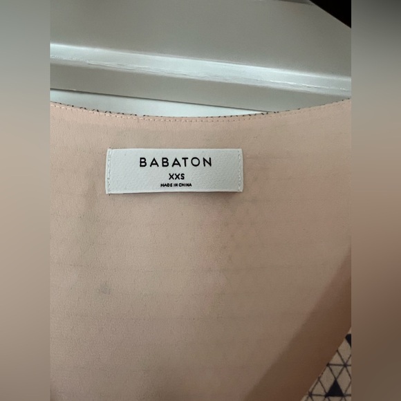 Aritzia Babaton Murphy Blouse - Limited Release Color/Pattern - Picture 4 of 4